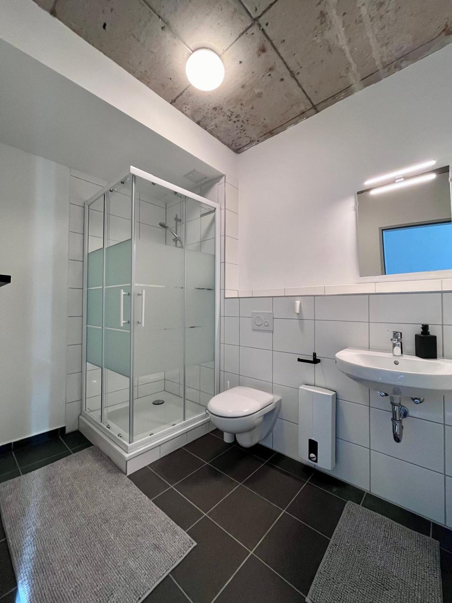 Project Bay - Workation / Coworking Hostel *